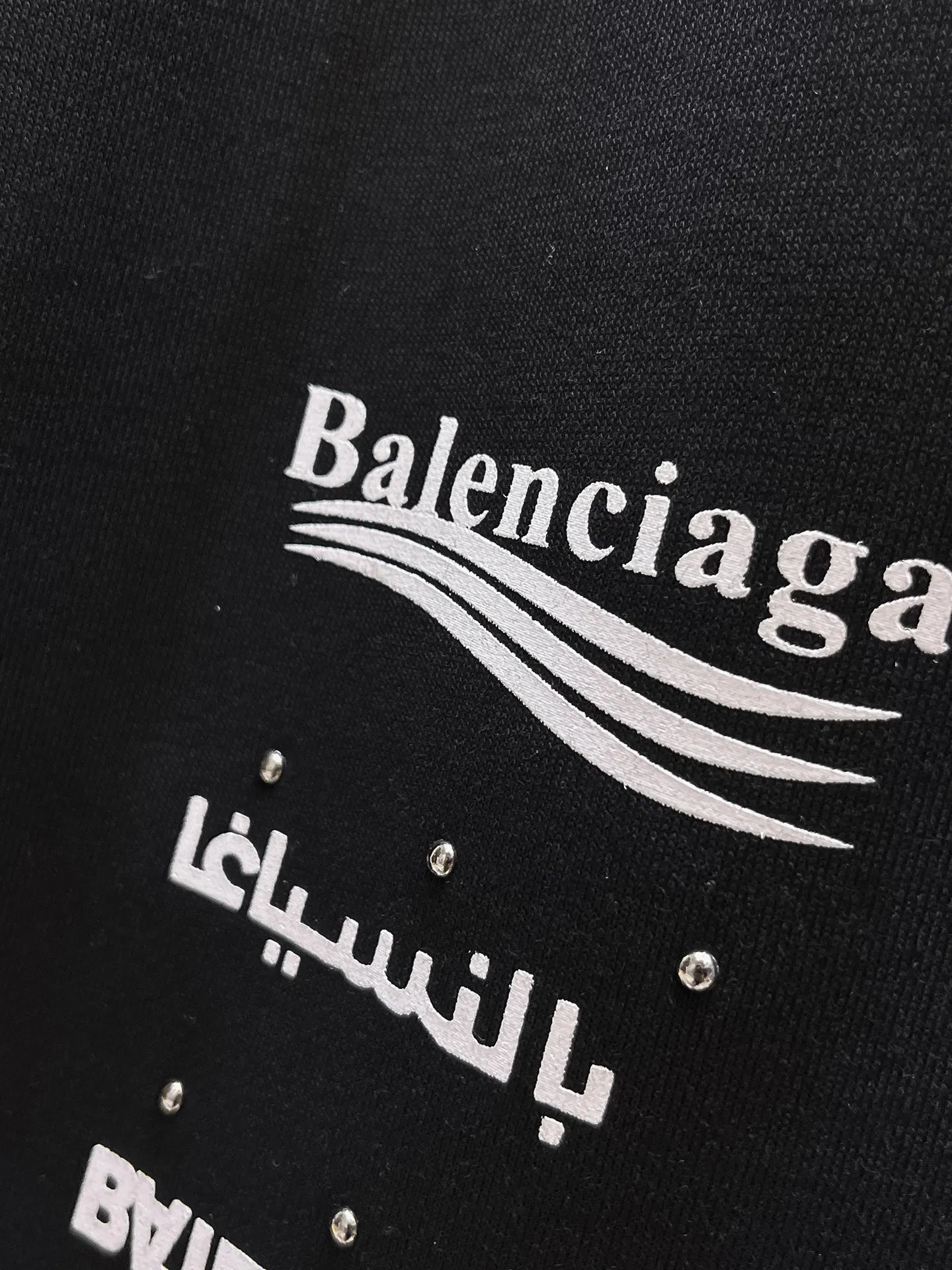 Balenciaga's three-standard complete 2026 summer New Arrival men's casual shorts, advanced custom-made Breathable fabric, Breathable fabric, extremely stretchy and comfortable, impeccable details, top-grade accessories, original logo design concept, delicate and soft feel! The upper body fit is awesome! Size: M-XXXL Please state your height and weight when ordering